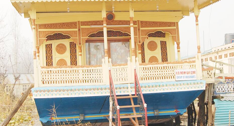 New Gulzar houseboat, Srinagar 1